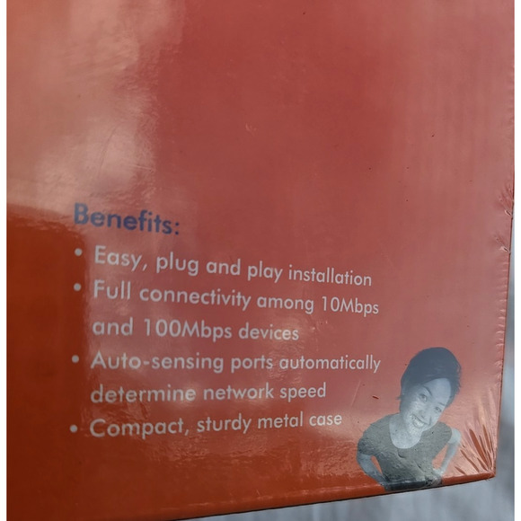 Netgear DS108 8-Port Dual Speed Hub 10/100 Mbps - Picture 7 of 7